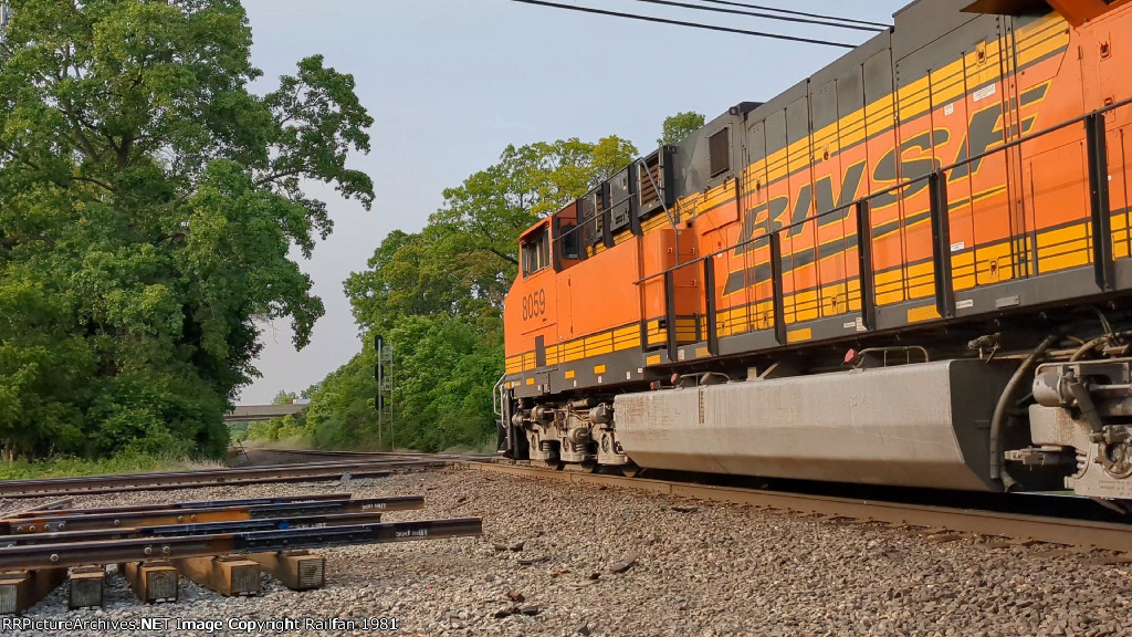 BNSF 8059 & 7300